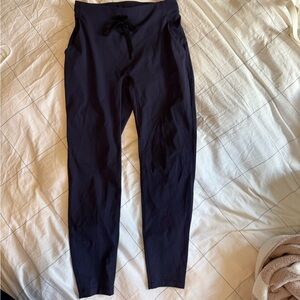 Lululemon women’s navy joggers